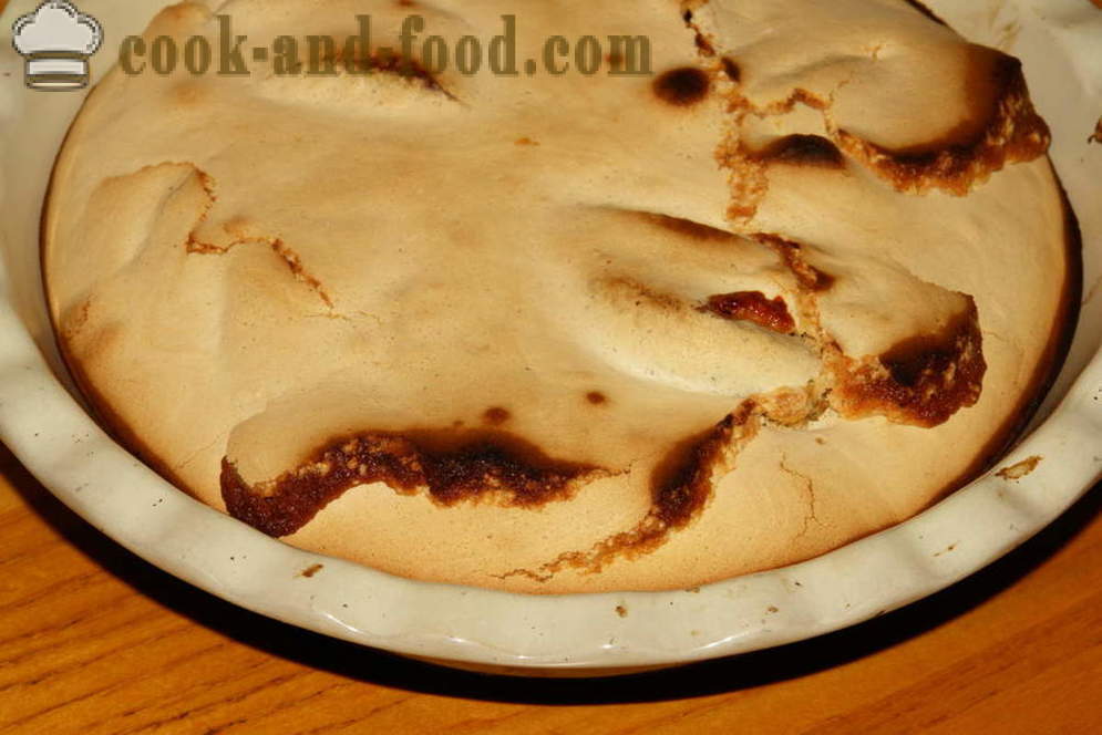 Burete cu mere tort în cuptor - Cum de a găti un tort burete cu mere, un pas cu pas reteta fotografii