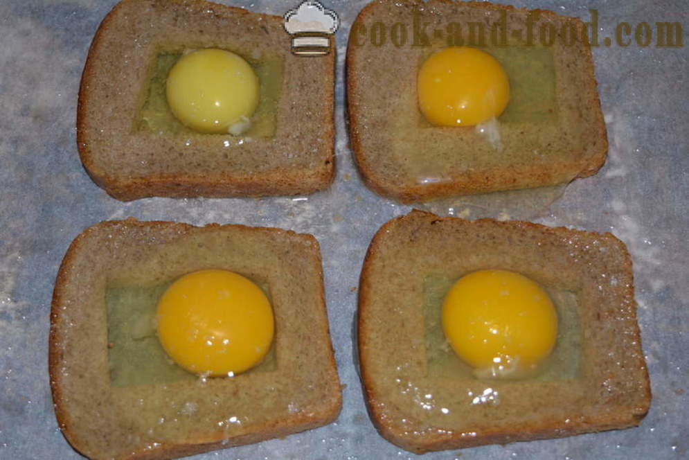 Toasturi pâine Brown cu ou - modul de a găti pâine prăjită de pâine neagră în cuptor, cu un pas cu pas reteta fotografii