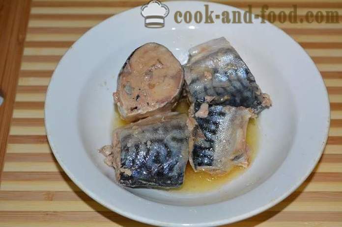 O reteta simpla pentru umplerea plăcintă cu conserve de pește în cuptor - cum să gătească o plăcintă de umplere, un pas cu pas reteta fotografii