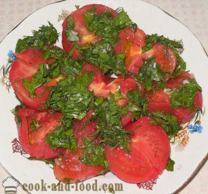 Roșii rapid sărat cu usturoi și ierburi într-o tigaie - rețetă pentru tomate murat, cu fotografii