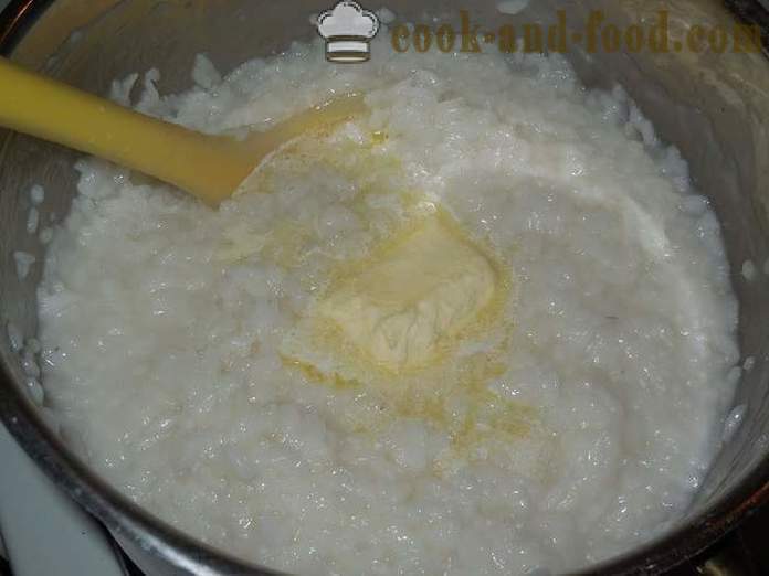 Cum de a găti terci de orez pe apă pe o garnitura - o rețetă cu o fotografie