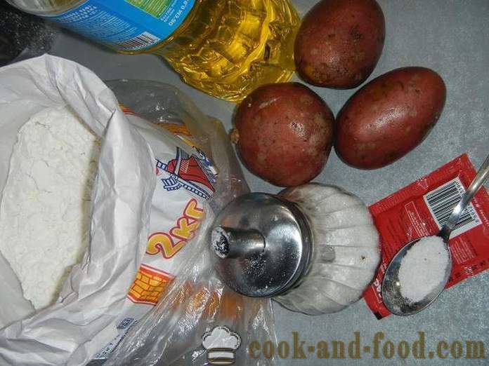 Turte de drojdie cu cartofi prăjiți într-o tigaie