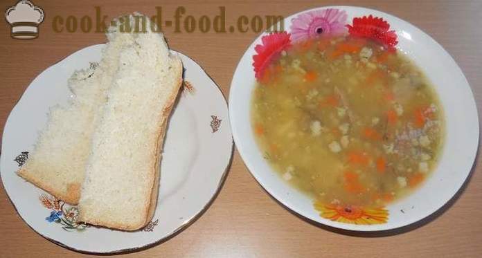 Supa de mazare delicioasa cu carne afumată și carne