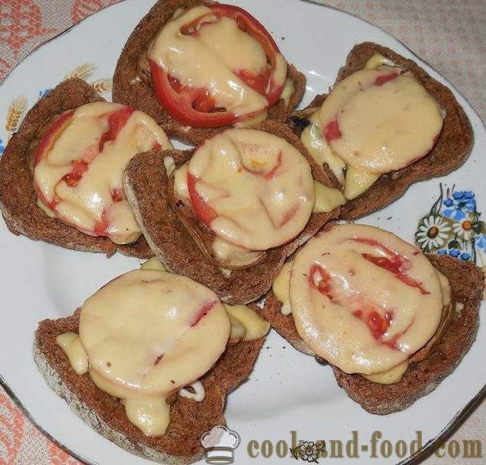Sandwich-uri calde delicioase cu ciuperci ciuperci - reteta pentru sandwich-uri calde în cuptor - cu fotografii