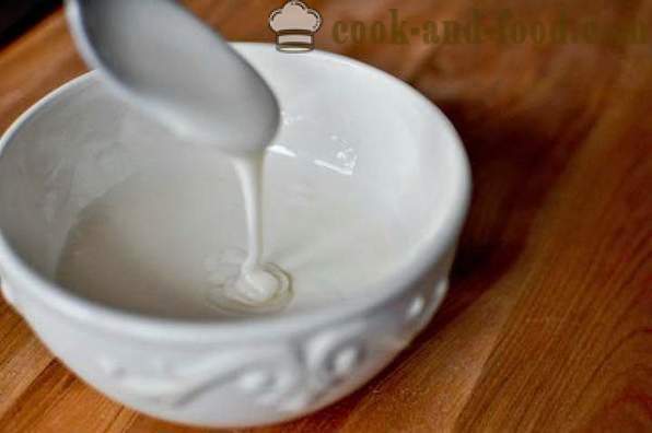 Glazura alba slaba de zahar pudra si suc de lamaie - o reteta simpla cum se face glazura macră