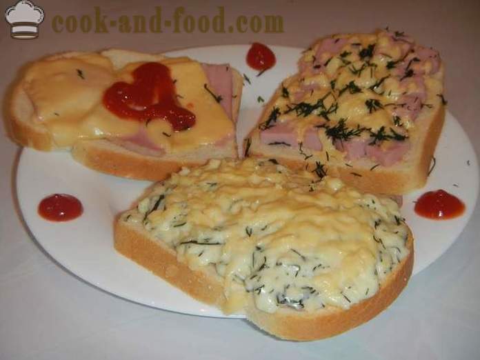 Retete simple pentru sandwich-uri calde cu brânză și cârnați în grabă