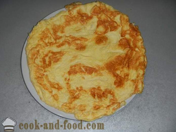 Rola de omleta cu crema de brânză, și sturioni - modul de a găti omletny rola cu umplutura, un pas cu pas reteta cu fotografii.