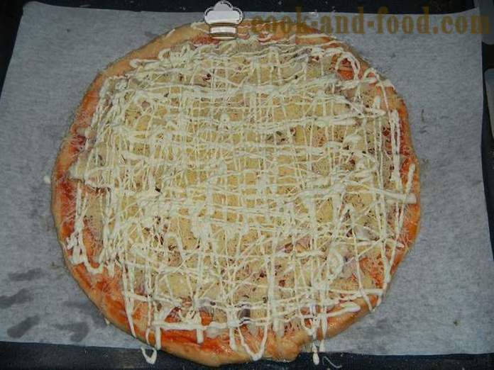 Pizza de casa în cuptor - un pas cu pas reteta cu o fotografie de aluat dospit pizza delicioasă